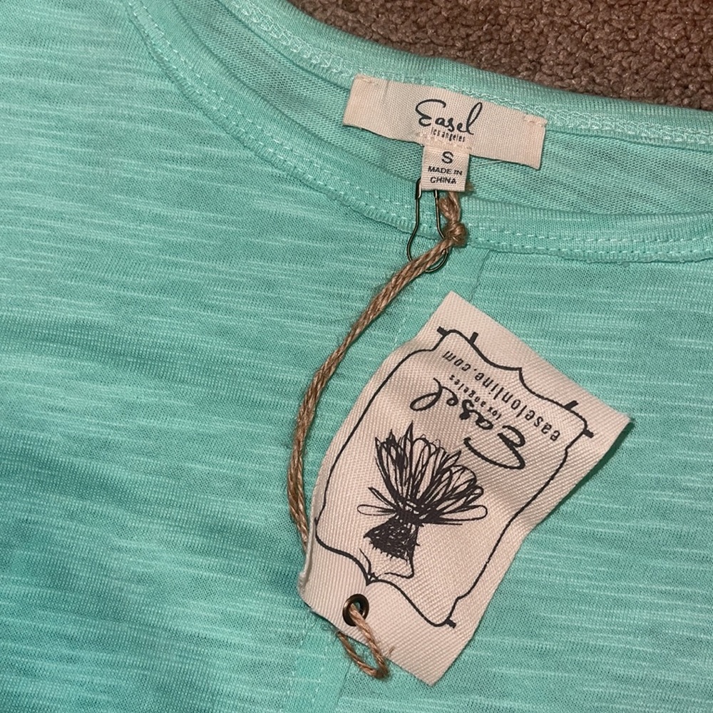 Beautiful Mint Top - Picture 3 of 4